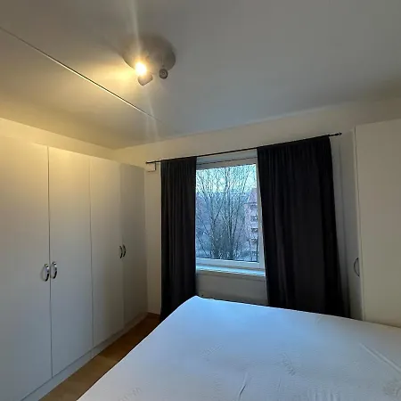 Lägenhet And Quiet With Balcony