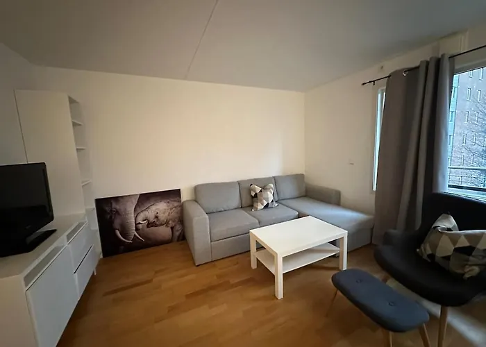 And Quiet With Balcony Apartment